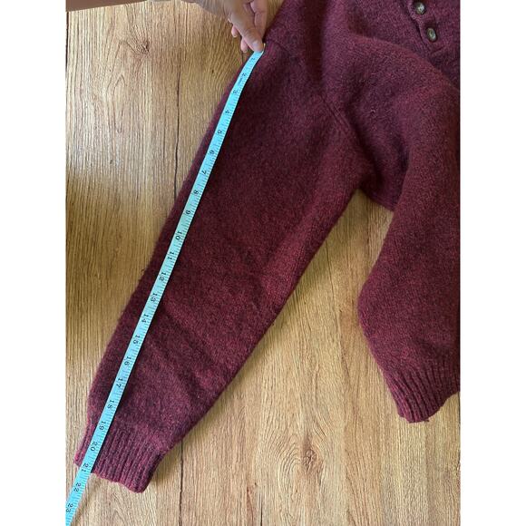 L.L. Bean Vtg 100% Lambswool Red Chunky Sweater Size Small - Picture 8 of 9